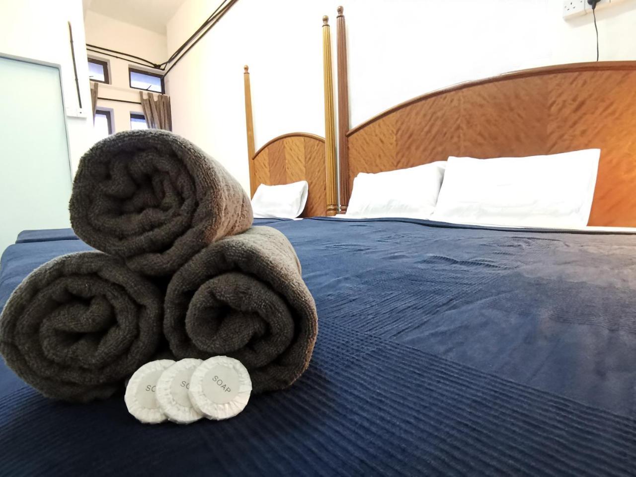 Hawk Hotel & Hostel Куала-Лумпур Екстер'єр фото